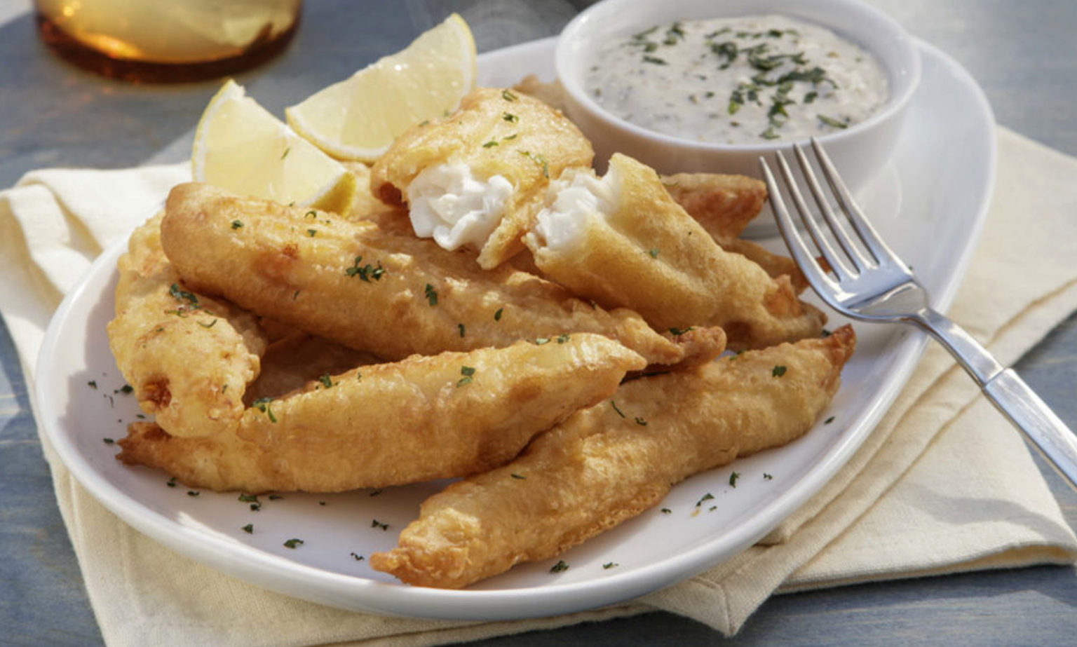Fajitas de pescado con de papa y camote al horno ( Fish & Chips